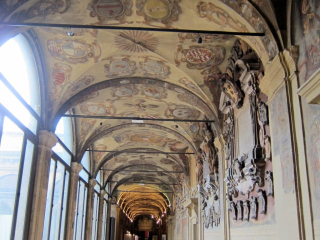 More coats of arms and decorative ceiling