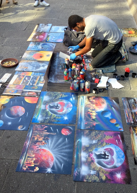 Painting with spray cans (dipingendo con bombolette spray)
